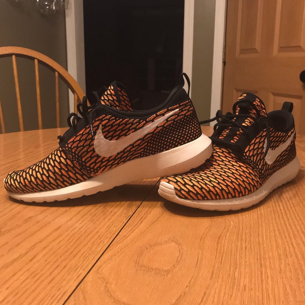 SOLD Nike Roshe NM Flynit orange volt. 11 - Picture 1 of 8